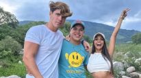 Marcos Ginocchio junto a Thiago Medina y Daniela Celis