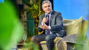 Martin Llaryora en gira por Europa