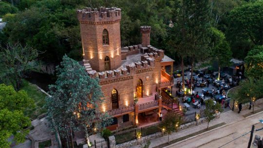 ¿Querés ser dueño de un castillo? hay uno en venta en las Sierras Chicas