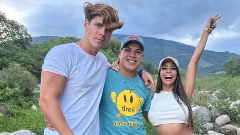 Marcos Ginocchio junto a Thiago Medina y Daniela Celis