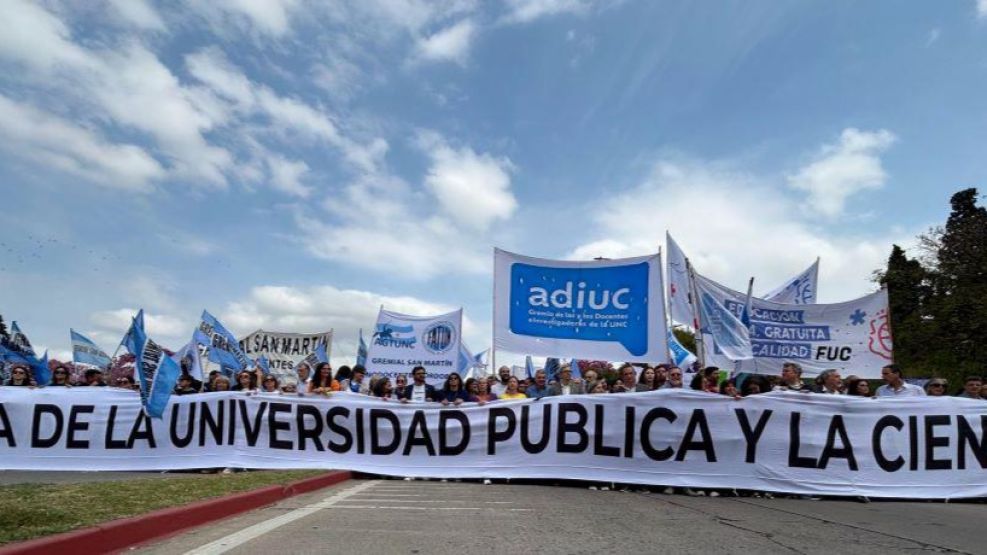"Interpretaron Milei-Cornejo-rectora", analizó Esther Sanchez sobre los abucheos en su contra - Image 1