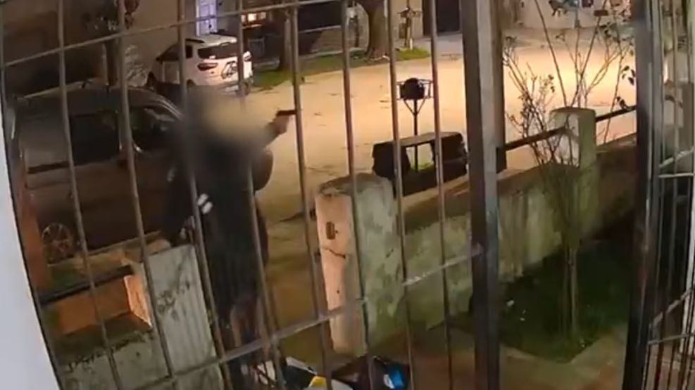 Motochorros intentaron robar una vivienda. 