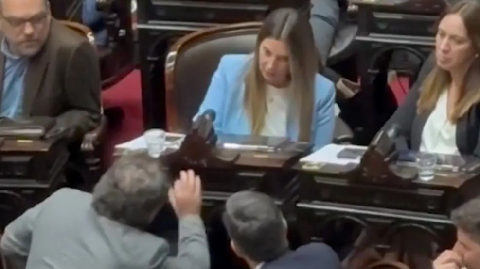 Ritondo cuestionando a Lospennato en Diputados