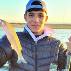 Dos pesqueros que sobresalen todo el año en la provincia y que nos permiten combinar la actividad piscatoria con la familia. 