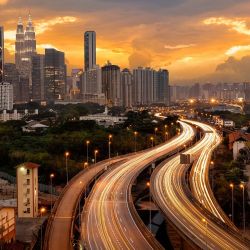 Kuala Lumpur, la capital de Malasia, un destino que combina modernidad e historia en sus calles.
