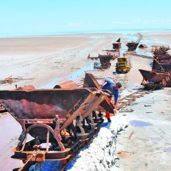 Más de una veintena en nuestro país, con áreas planas e irregulares, secas algunas, inundadas y formando espejos otras.