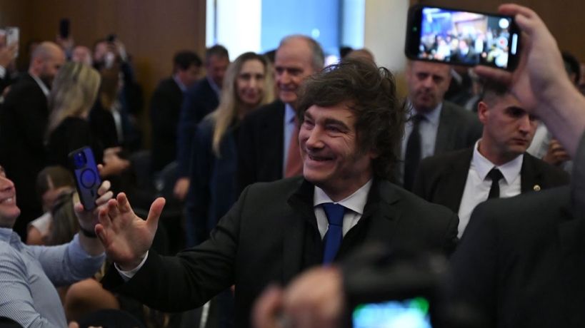 Milei prevé un 'país violeta' en octubre y acusa a la oposición de sabotear su Gobierno 2 Milei