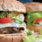 Cuánto gana un empleado que trabaja en McDonalds, Burger King o Mostaza en septiembre del 2026