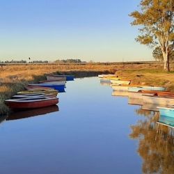 La flamante inauguración consta de una presa de hormigón de 112 metros de largo y 606 metros cuadrados que permitirá regular los niveles del espejo de agua, garantizando el almacenamiento en períodos de sequía y un adecuado escurrimiento en épocas de aguas altas. 