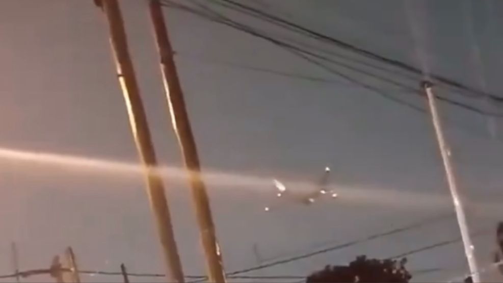 Avión sobrevolo de cerca La Matanza