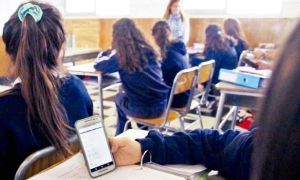 El uso del celular estará prohibido en las aulas bonaerenses.  