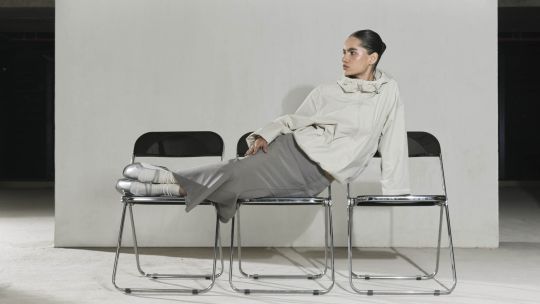 Conocé estas ballerinas que son zapatillas y se adaptan a todos los looks de primavera