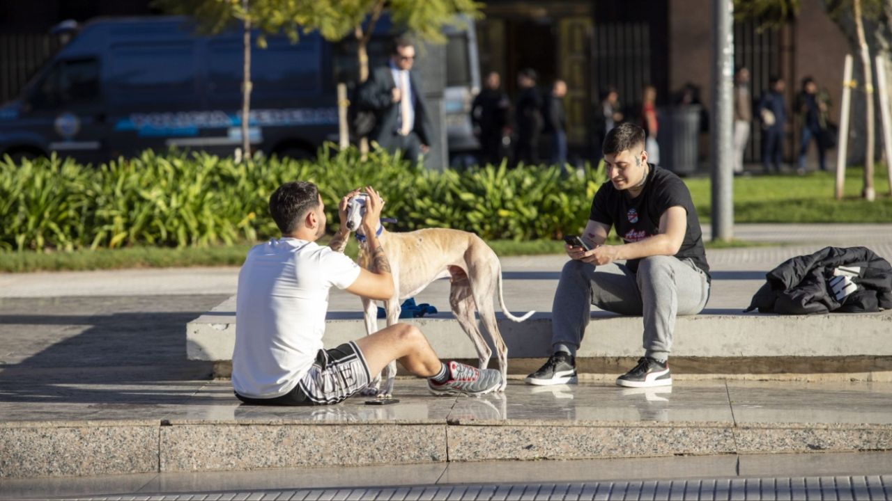 Cielo despejado en Buenos Aires y sol intenso