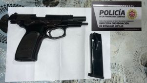 La Policía provincial allanó el lugar. Hay tres detenidos.