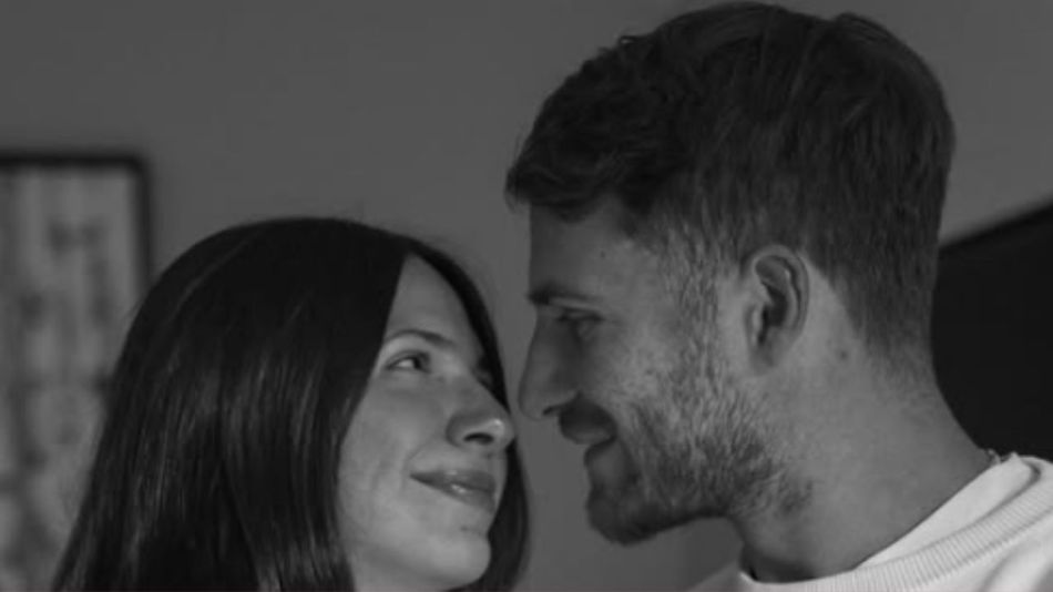 Alexis Mac Allister y Ailén Cova