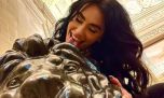 Subliminal: la foto viral de Lali Espósito mojándole la oreja a un león