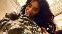 Subliminal: la foto viral de Lali Espósito mojándole la oreja a un león