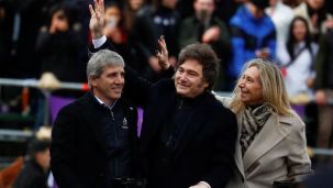 Javier Milei junto su hermana y Caputo en la rural