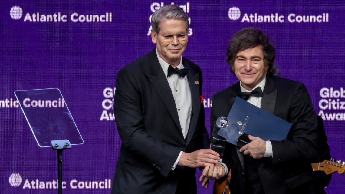 US Treasury Secretary Scott Bessent, left, and President Javier Milei during the Atlantic Council Global Citizen Awards in New York on September 24. 