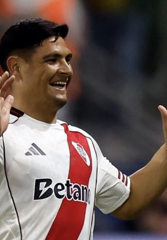 Maxi Salas con River Plate en Copa Libertadores