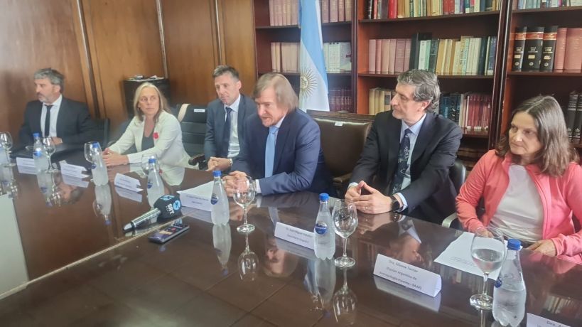 MIGUEL HUGO VACA NARVAJA. El juez federal confirmó el hallazgo de restos humanos en La Perla.