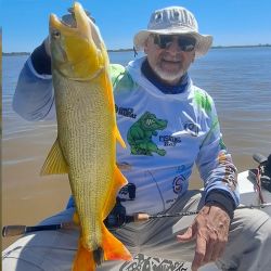 La veda que impide pescar pejerrey los días de semana y el clima le juegan una mala pesada al pescador deportivo.