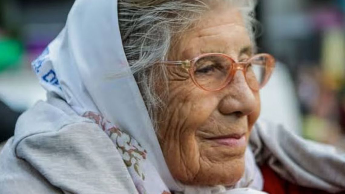 Azucena Díaz, a leading member of the Madres de Plaza de Mayo.