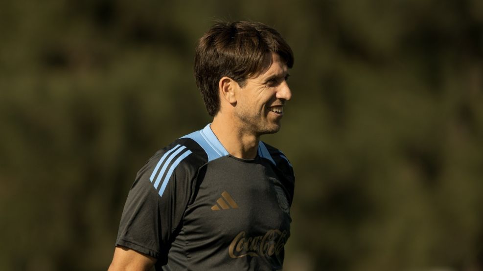 Diego Placente conduce la Selección Argentina Sub-20