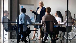 270925_trabajo_mujer_genero_shutterstock_g