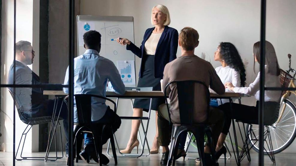 270925_trabajo_mujer_genero_shutterstock_g