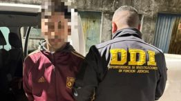 Ariel Giménez detenido. Sospechan que habría cavado la tumba de las víctimas de la banda narco en Varela.