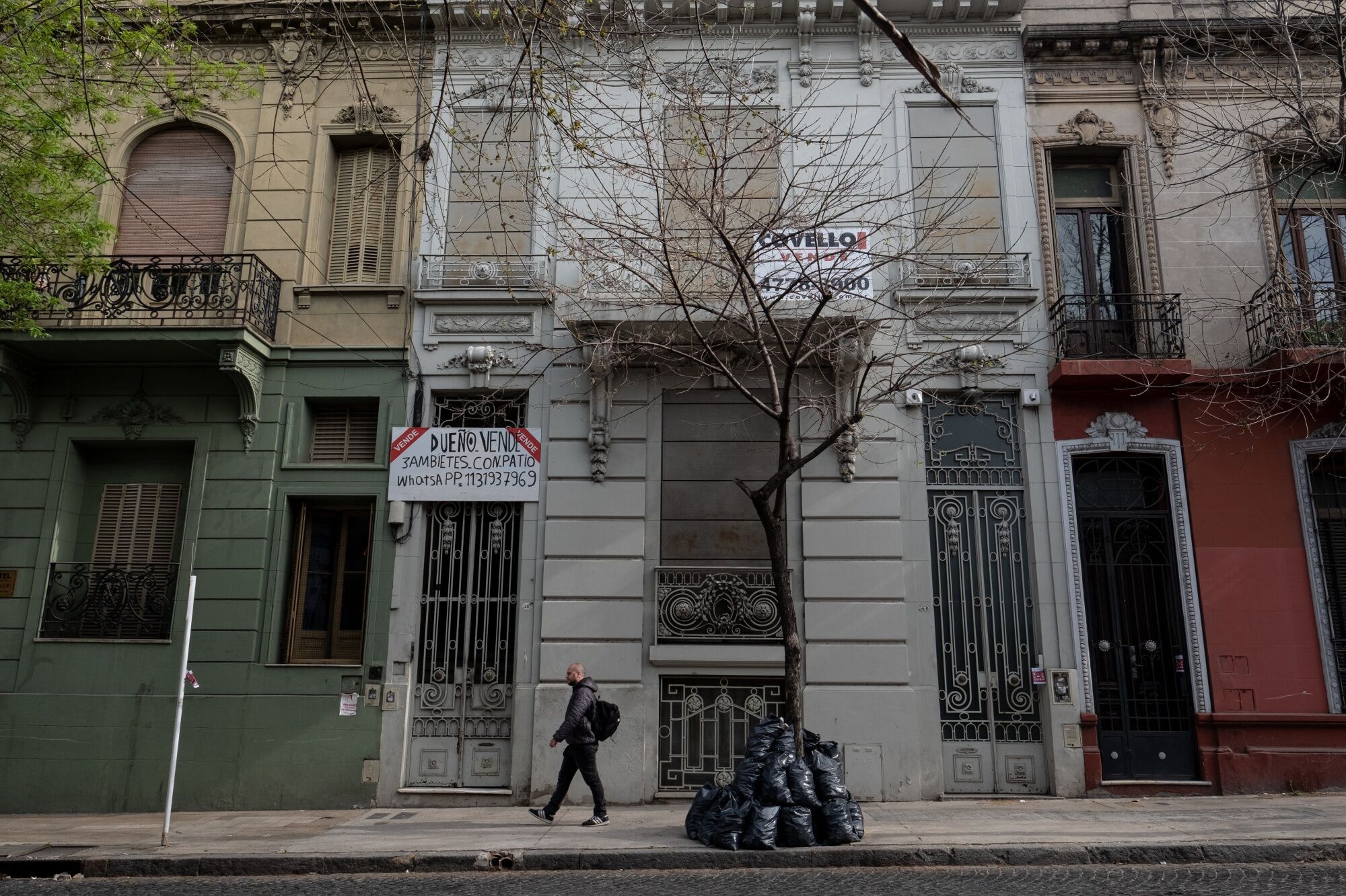 Sky-High Rates Crush Argentine Housing Market