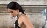 Rosalía revive la tendencia de axilas decoloradas: De Miley Cyrus en el 2015 a PFW en el 2025