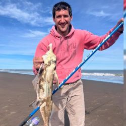 Tras este torneo en Marisol, ahora será el turno de Villa Gesell, el próximo domingo con la 26° Fiesta Nacional de la Brótola, mientras que la acción en las playas del sur bonaerense volverá el 12/10, con la tradicional convocatoria de la gente de Marea Roja de Tres Arroyos. 