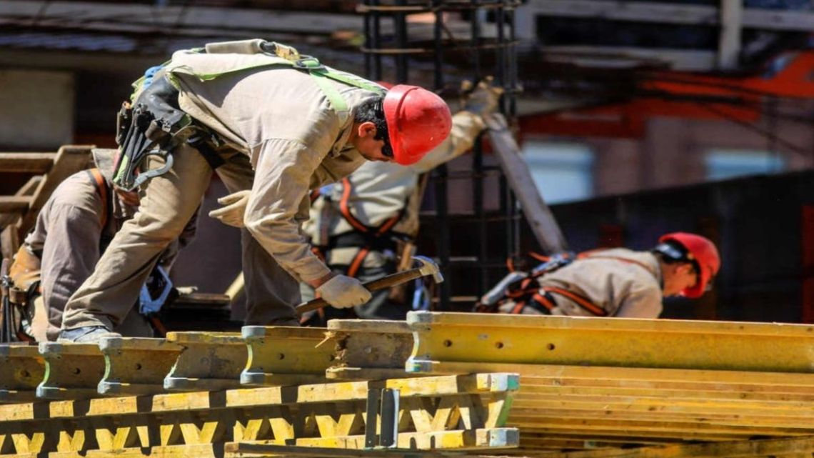 Informal employment rises to 42%, affecting 4 in 10 workers in Argentina