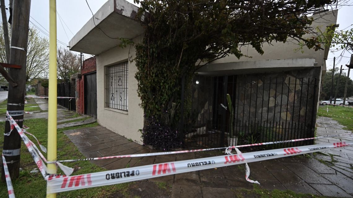 View of the house where the bodies of Brenda del Castillo, Morena Verdi and Lara Gutiérrez were found buried in the yard, on September 27, 2025, in Florencio Varela, on the outskirts of Buenos Aires. 