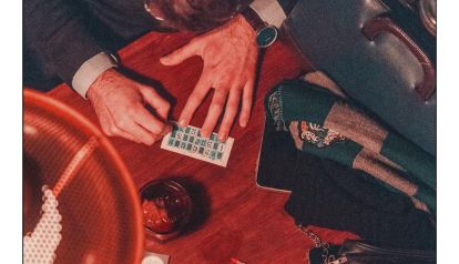 Compinche te invita a alzar tu copa, siempre