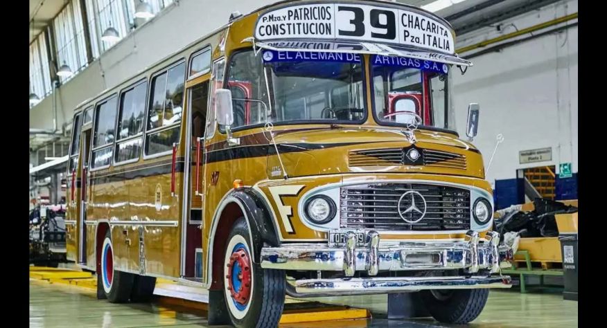 Mercedes-Benz 1114