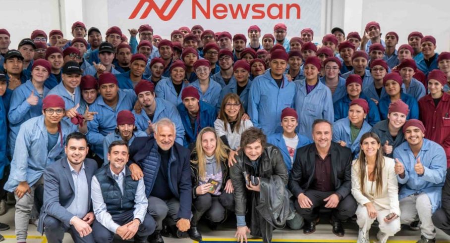 Javier Milei en las plantas de Newsan