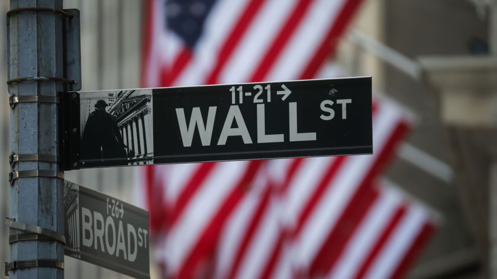 Traders At The NYSE As S&P Futures Rise As EU-US Deal Eases Trade Fears