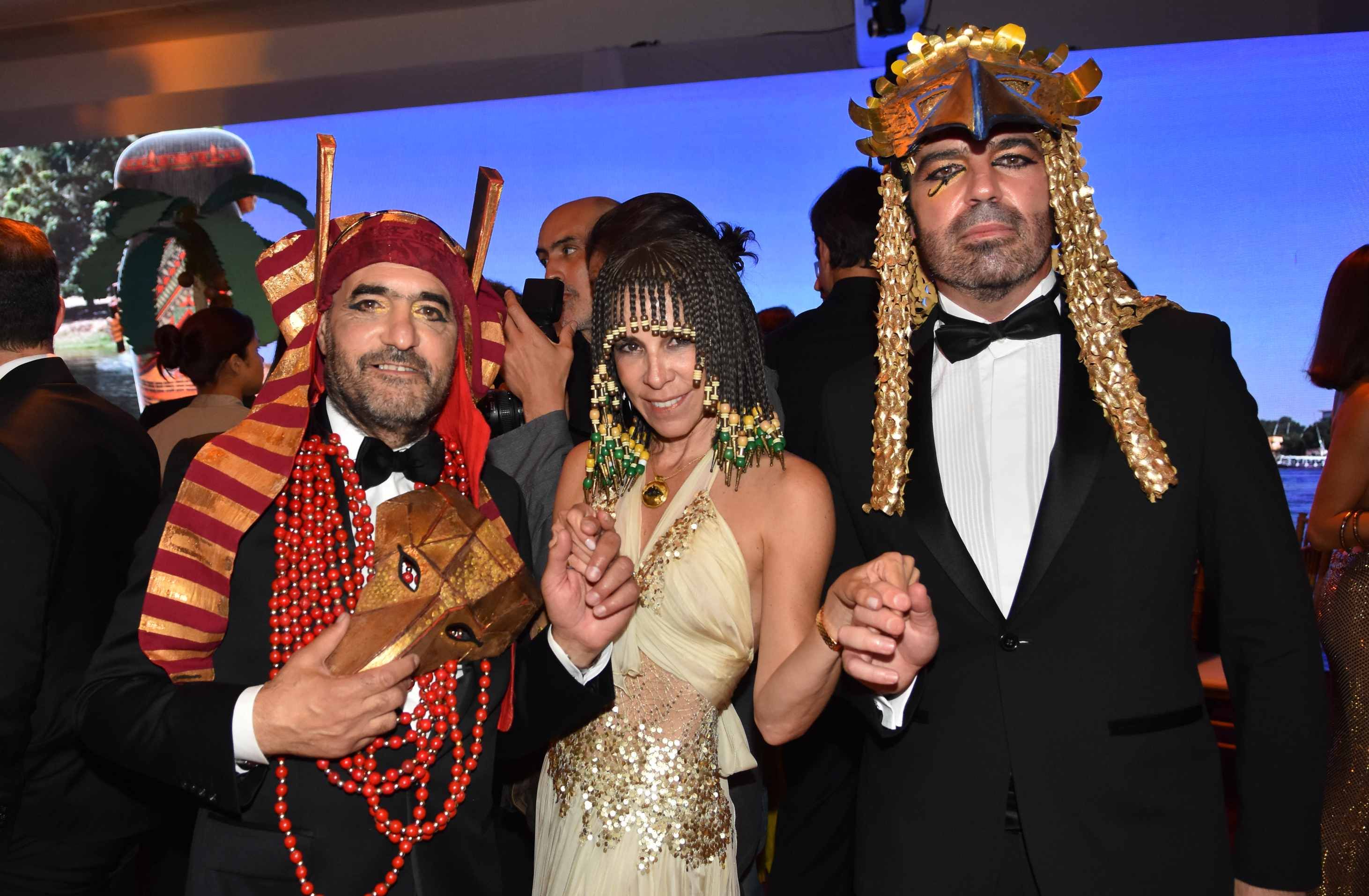 (De izq. a der.) Walter D'Aloia, Inés Etchebarne, y José Báez Pinto, en el Bellas Artes.