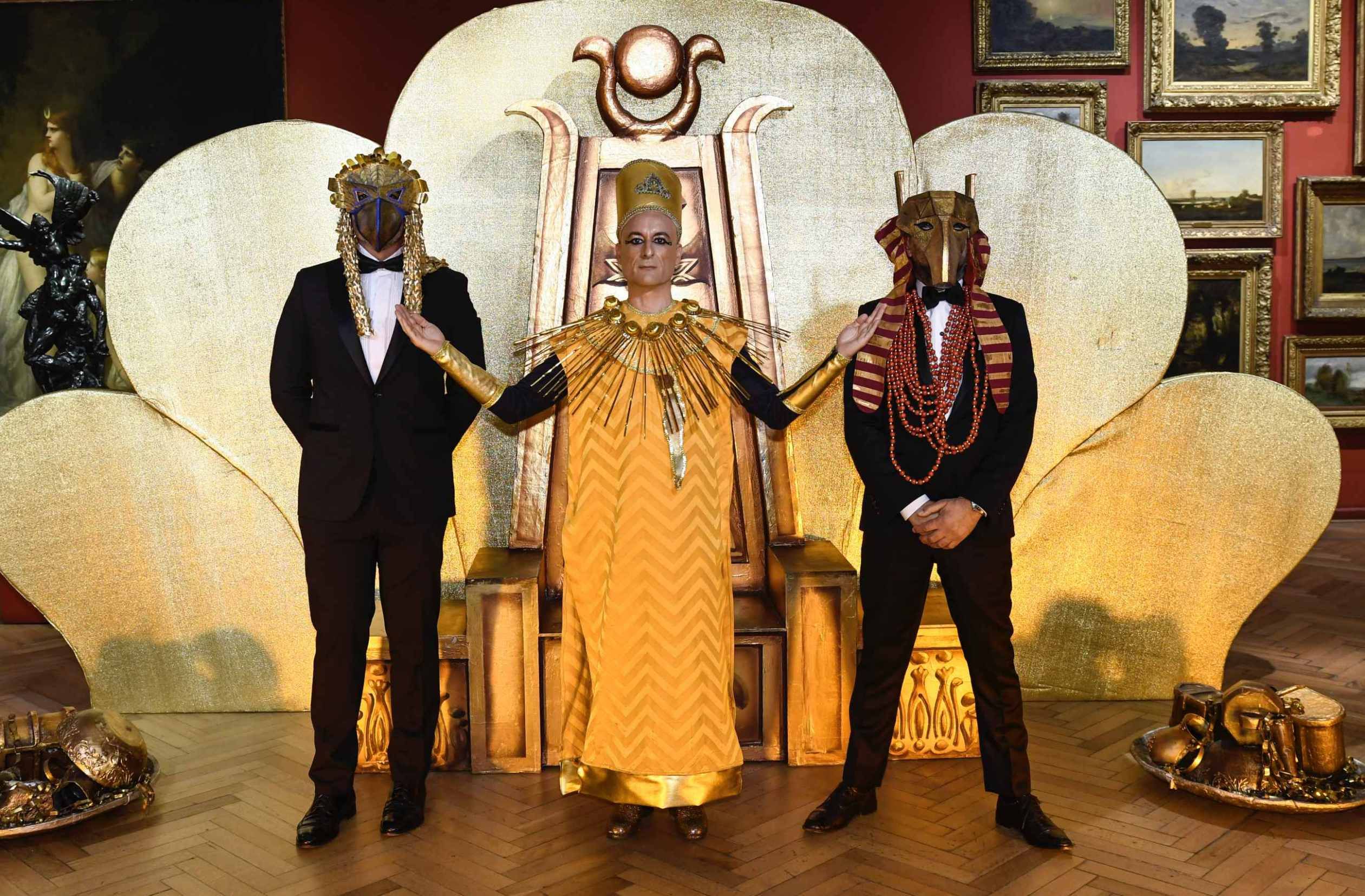 Stelios Georgiades, embajador de Chipre (ctro.), en la cena del Bellas Artes.