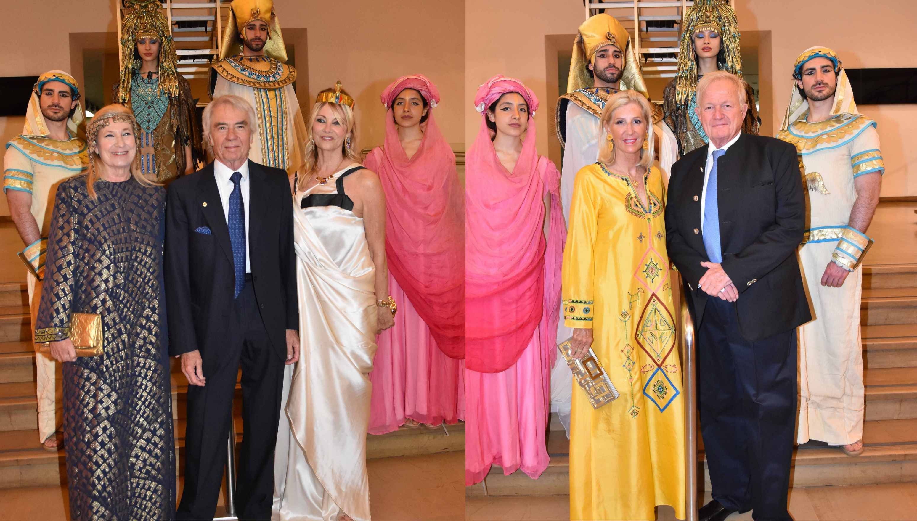 María Taquini, Charlie Blaquier y Josefina Carlés (izq.); Erica Roberts y Woods Staton (der.).