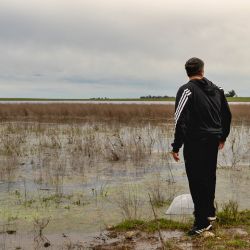 El agua volvió, y con ella la esperanza de que San Cayetano recupere su tradición pesquera.