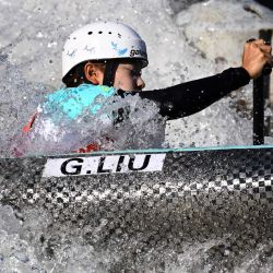 Gaoyi Liu de China compite en la final femenina de canoa en el Campeonato Mundial de Eslalon ICF 2025 en el Estadio Penrith Whitewater, en el oeste de Sídney. | Foto:Saeed Khan / AFP