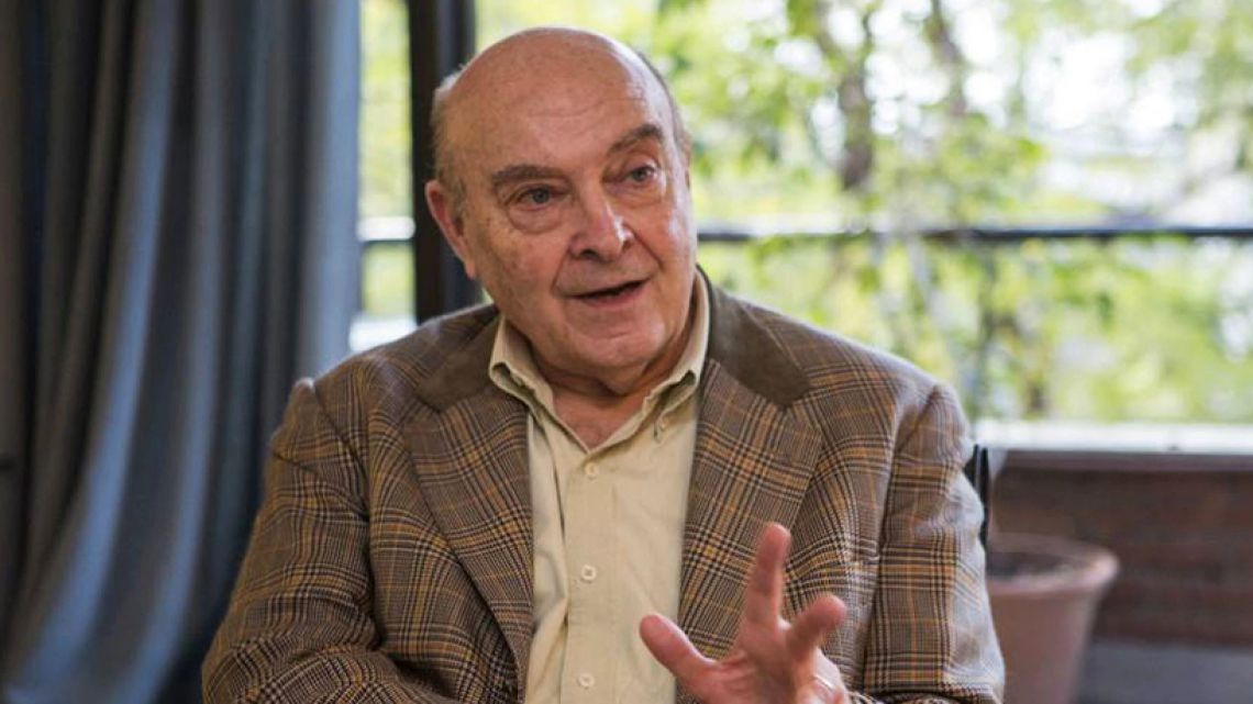Cavallo: Necesaria apertura total del cepo para estabilizar economía