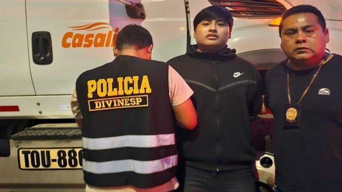 An image of the arrest of Tony Janzen Valverde Victoriano, alias 'Pequeño J,' shared by National Security Minister Patricia Bullrich on social media.
