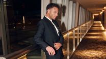 Leo Saleh deslumbró en la alfombra roja de los Martín Fierro 2025 con un look vanguardista
