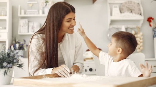 Cuánto cobran las niñeras en octubre del 2025