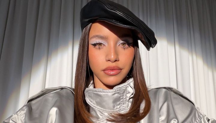 El debut de Emilia Mernes en la París Fashion Week: foto con Stella McCartney y un look impactante